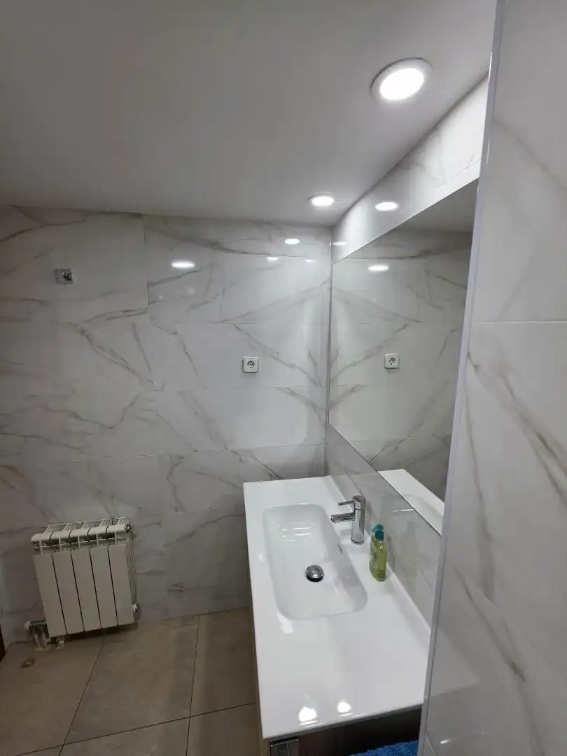 Baño de Piso en venta en Madrid con Aire acondicionado, Calefacción y Jardín privado