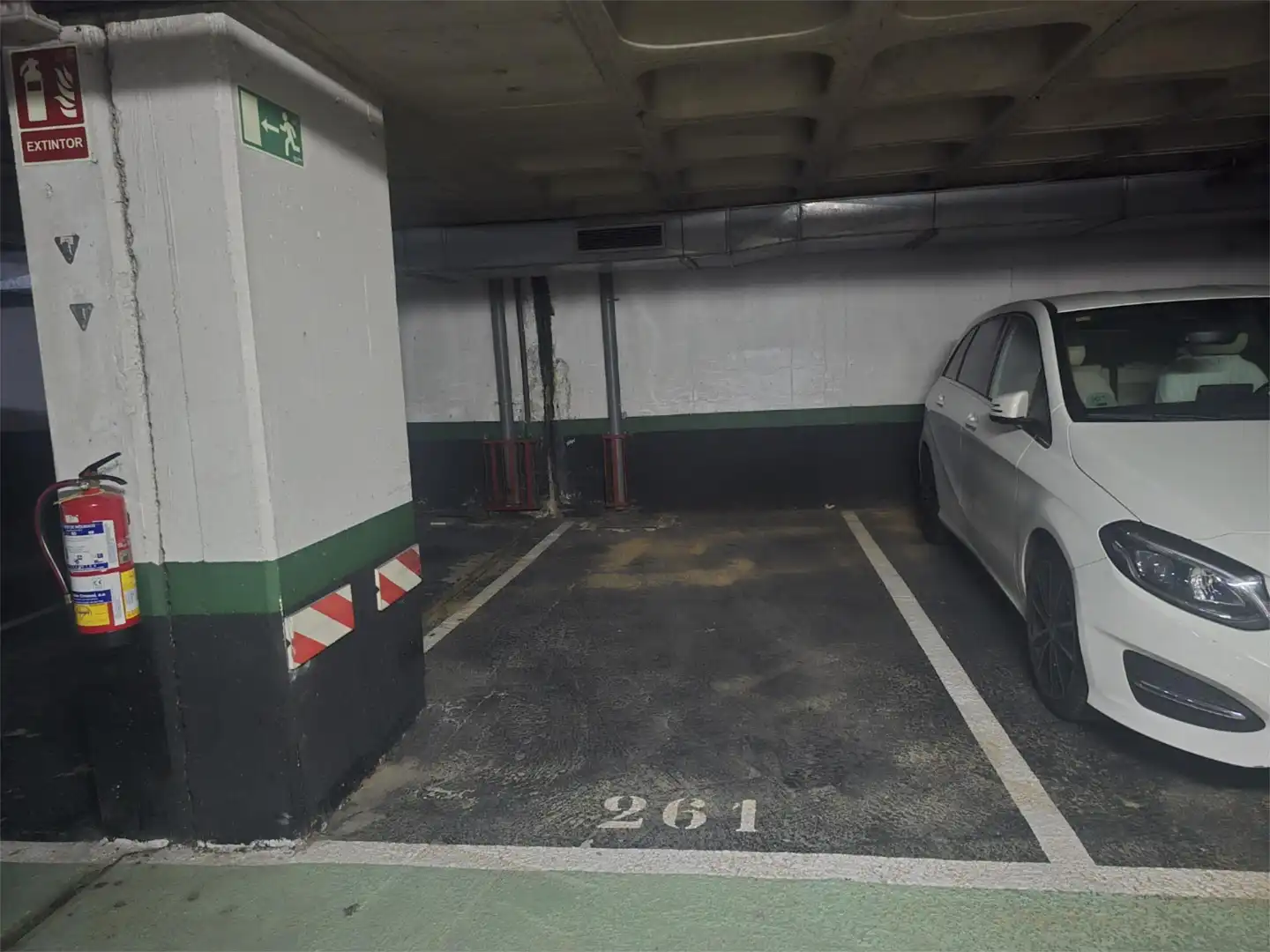 Parking de Piso en venta en Madrid con Aire acondicionado, Calefacción y Jardín privado