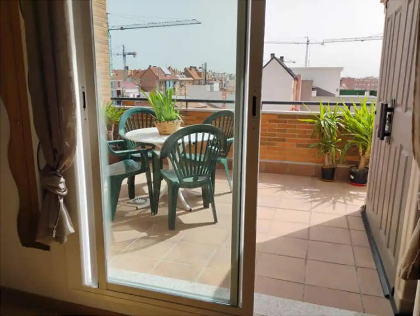 Dachboden zur Miete in Opañel