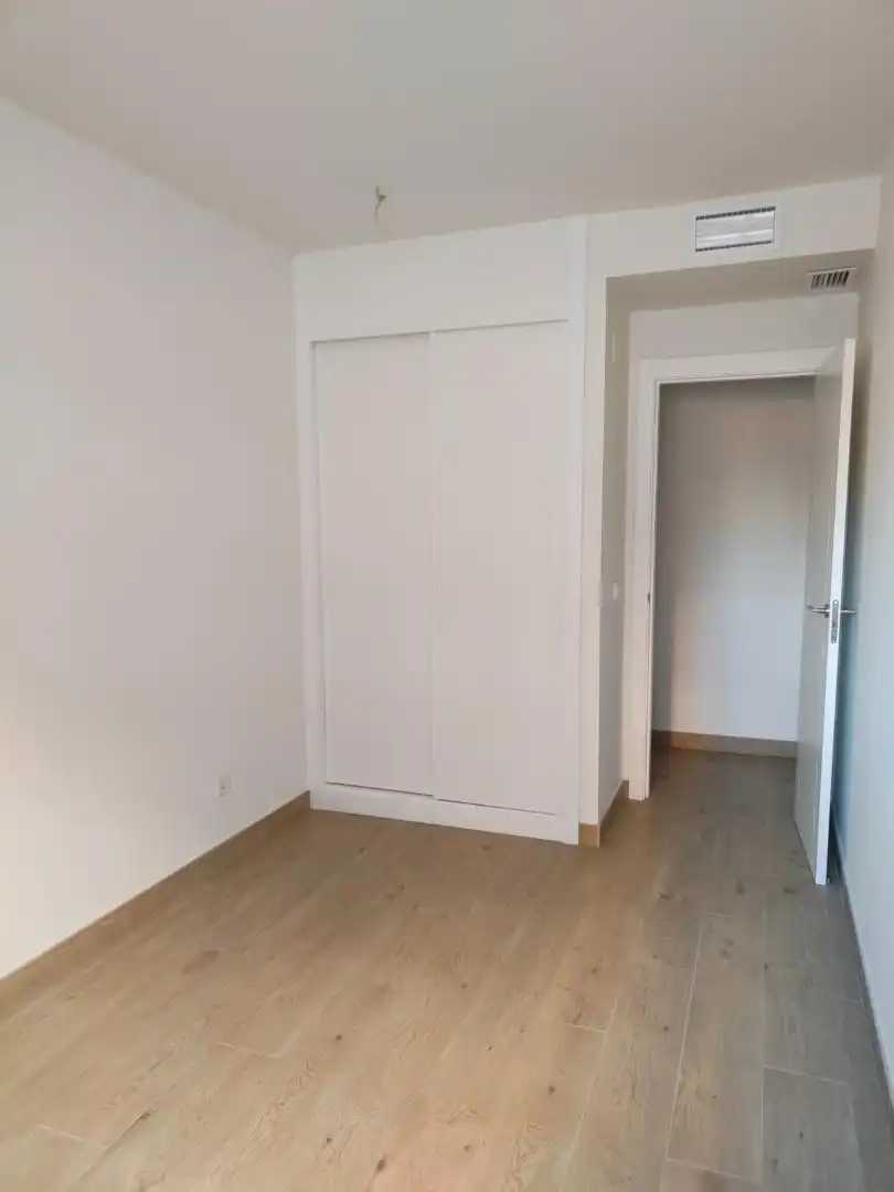 Flat for sale in Calle Catamarán, 4, Los Guindos - Parque Mediterráneo - Santa Paula Bedroom of Flat for sale in Málaga with Air Conditioner, Heating and Terrace