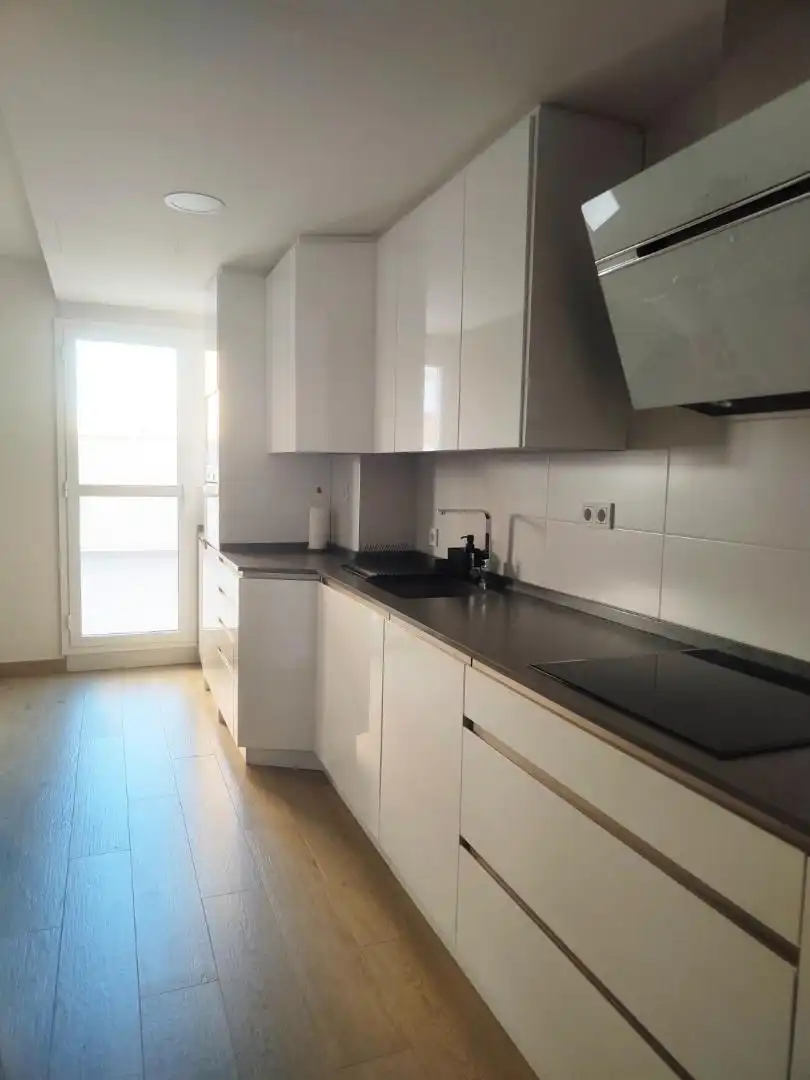 Flat for sale in Calle Catamarán, 4, Los Guindos - Parque Mediterráneo - Santa Paula Kitchen of Flat for sale in Málaga with Air Conditioner, Heating and Terrace