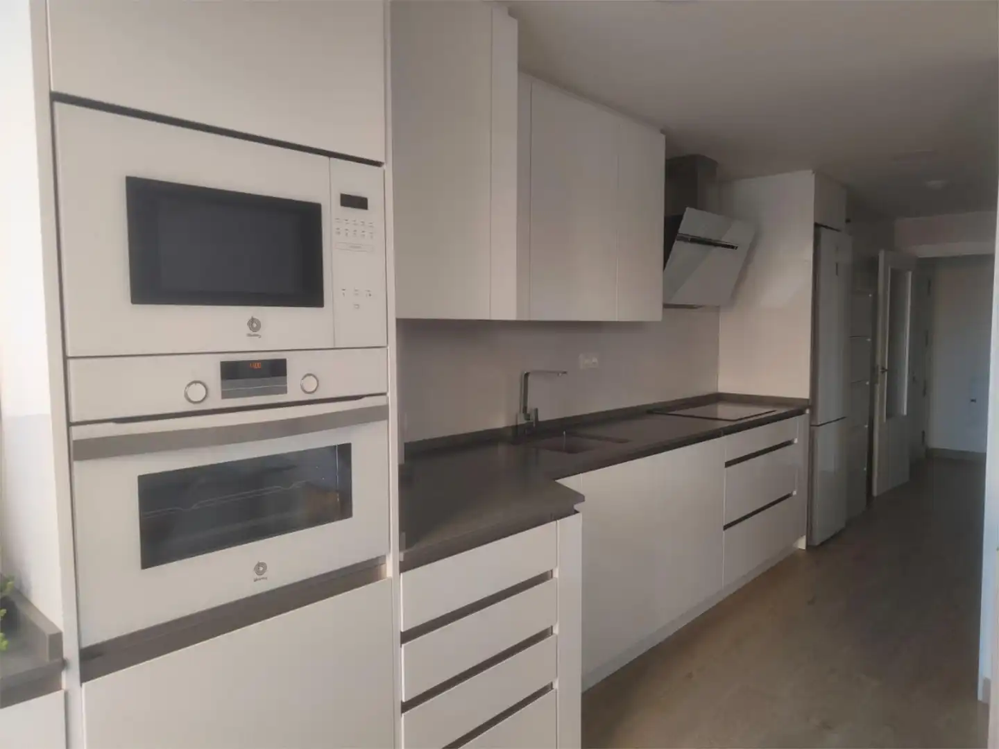 Flat for sale in Calle Catamarán, 4, Los Guindos - Parque Mediterráneo - Santa Paula Kitchen of Flat for sale in Málaga with Air Conditioner, Heating and Terrace