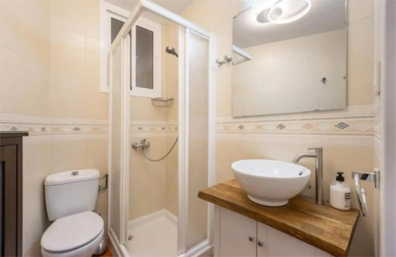 Apartments for rent in Centro Bathroom of Apartments for rent in Jerez de la Frontera with Heating, Terrace and Furnished