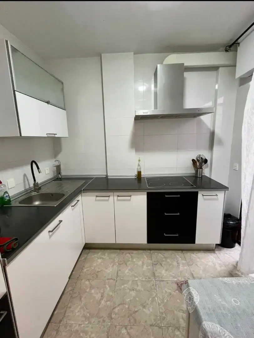 Maisonette zum Verkauf in Calle Gibraltar Español, 70, Almería Capital Küche von Maisonette zum Verkauf in Almería Capital mit Terrasse und Balkon