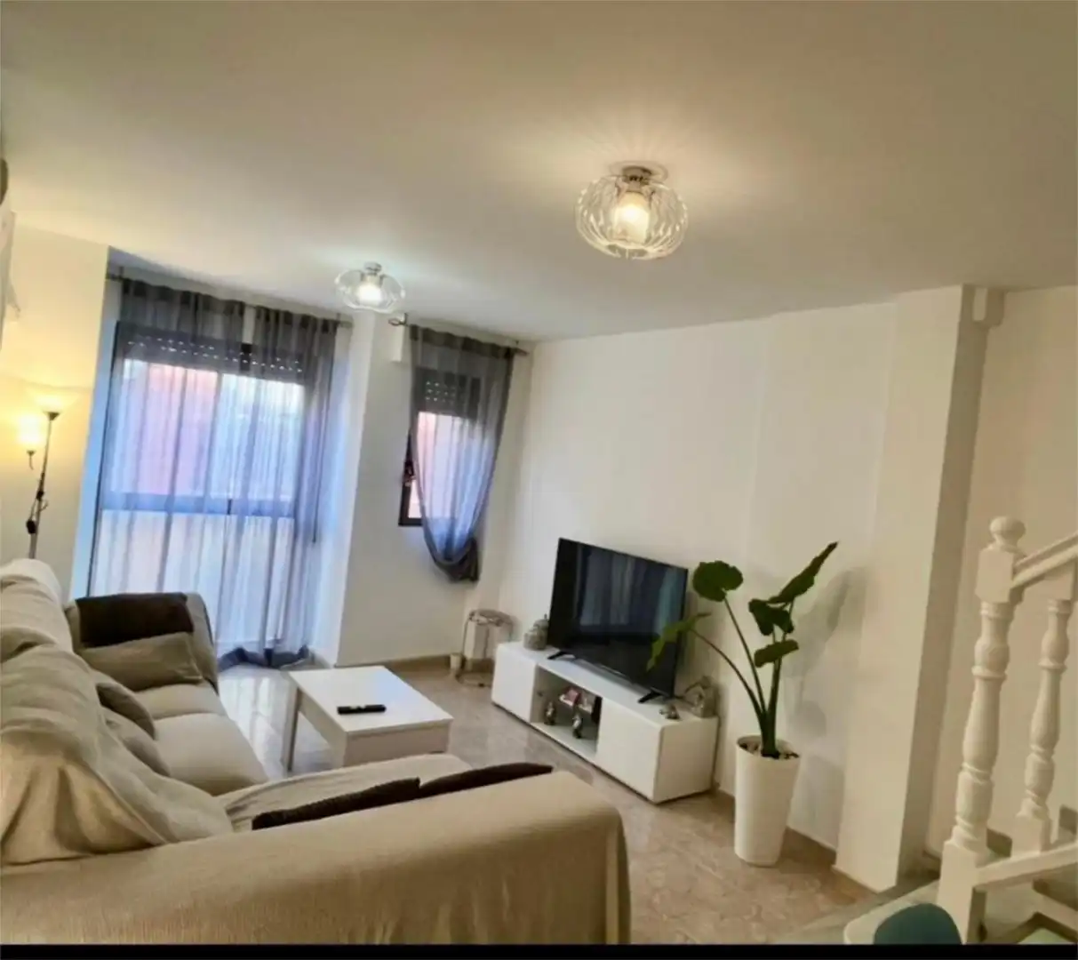 Maisonette zum Verkauf in Calle Gibraltar Español, 70, Almería Capital Wohnzimmer von Maisonette zum Verkauf in Almería Capital mit Terrasse und Balkon