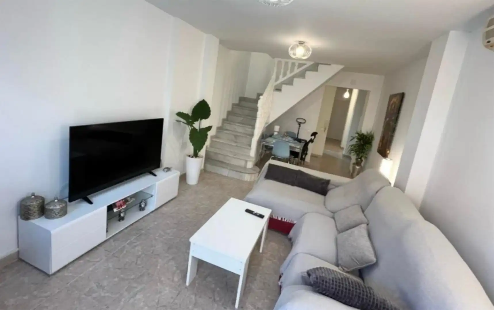Maisonette zum Verkauf in Calle Gibraltar Español, 70, Almería Capital Wohnzimmer von Maisonette zum Verkauf in Almería Capital mit Terrasse und Balkon