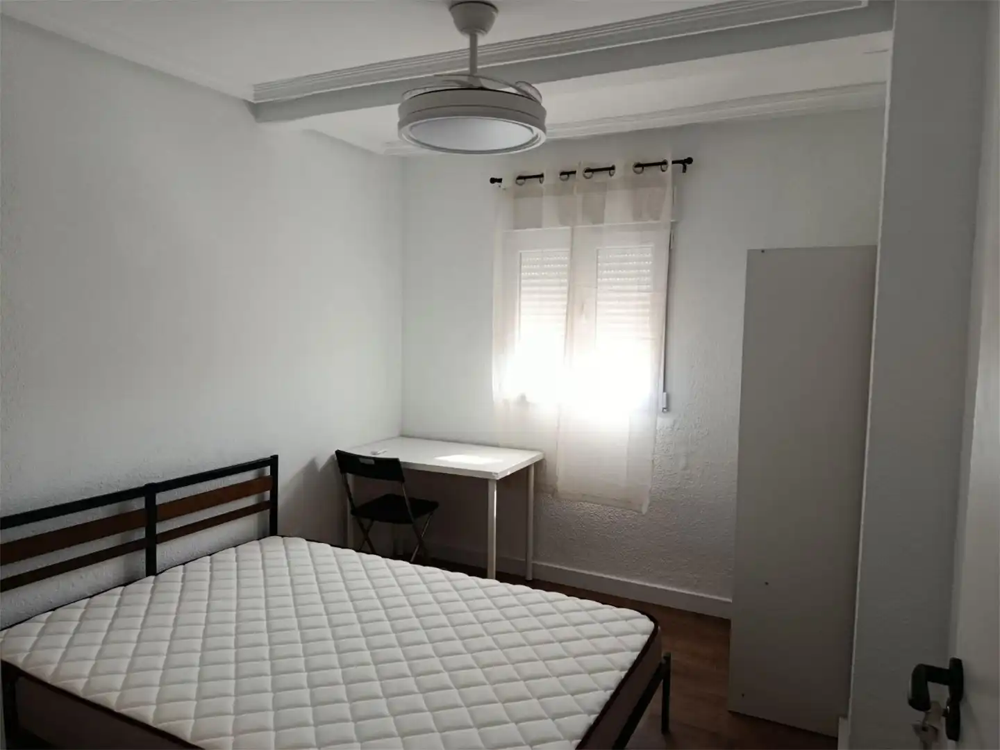 Habitació a Calle Núcleo Residencial la Paz, 63, La Paz - Las Américas Dormitori de Pis per a compartir en Linares amb Aire condicionat, Calefacció i Parquet