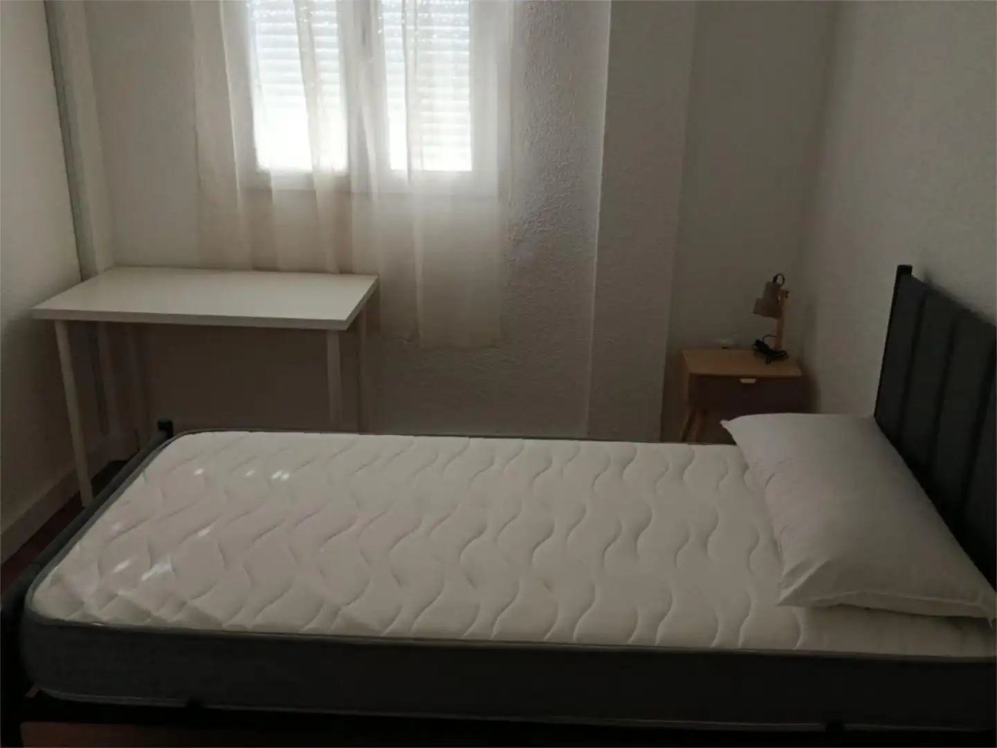 Habitació a Calle Núcleo Residencial la Paz, 63, La Paz - Las Américas Dormitori de Pis per a compartir en Linares amb Aire condicionat, Calefacció i Parquet