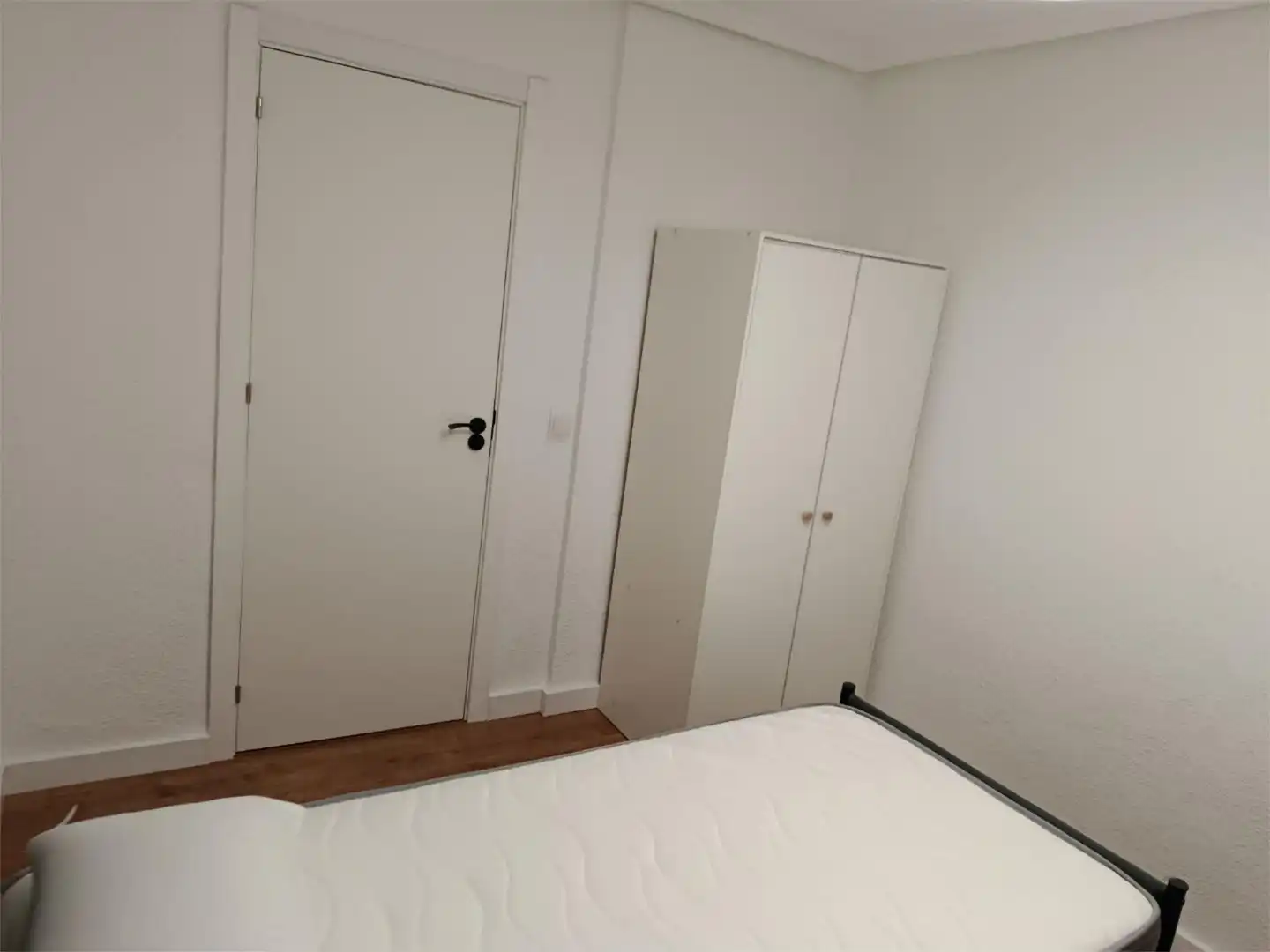 Habitació a Calle Núcleo Residencial la Paz, 63, La Paz - Las Américas Dormitori de Pis per a compartir en Linares amb Aire condicionat, Calefacció i Parquet