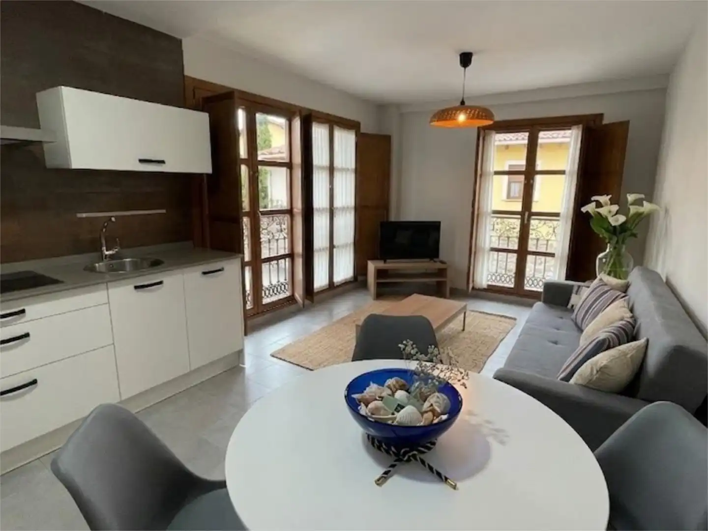 Wohnzimmer von Wohnung zur Miete in Llanes mit Möbliert