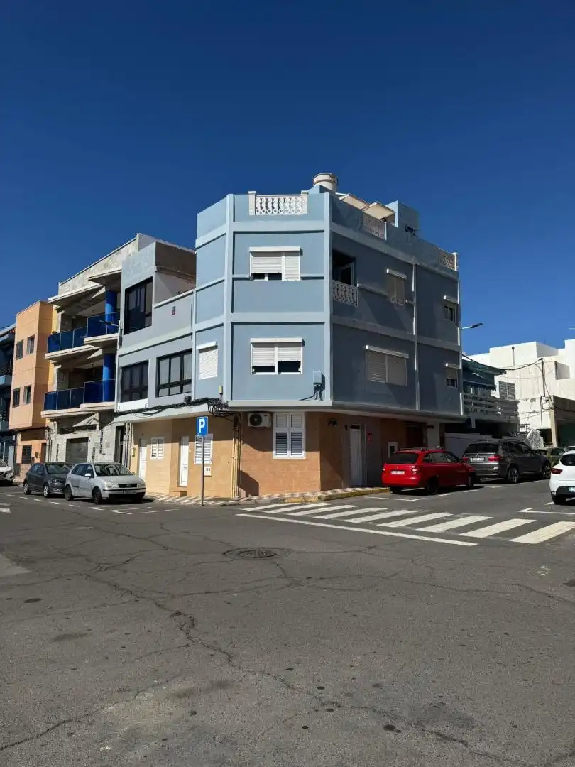 Vista exterior de Dúplex en venda en Agüimes amb Traster, Forn i Rentadora