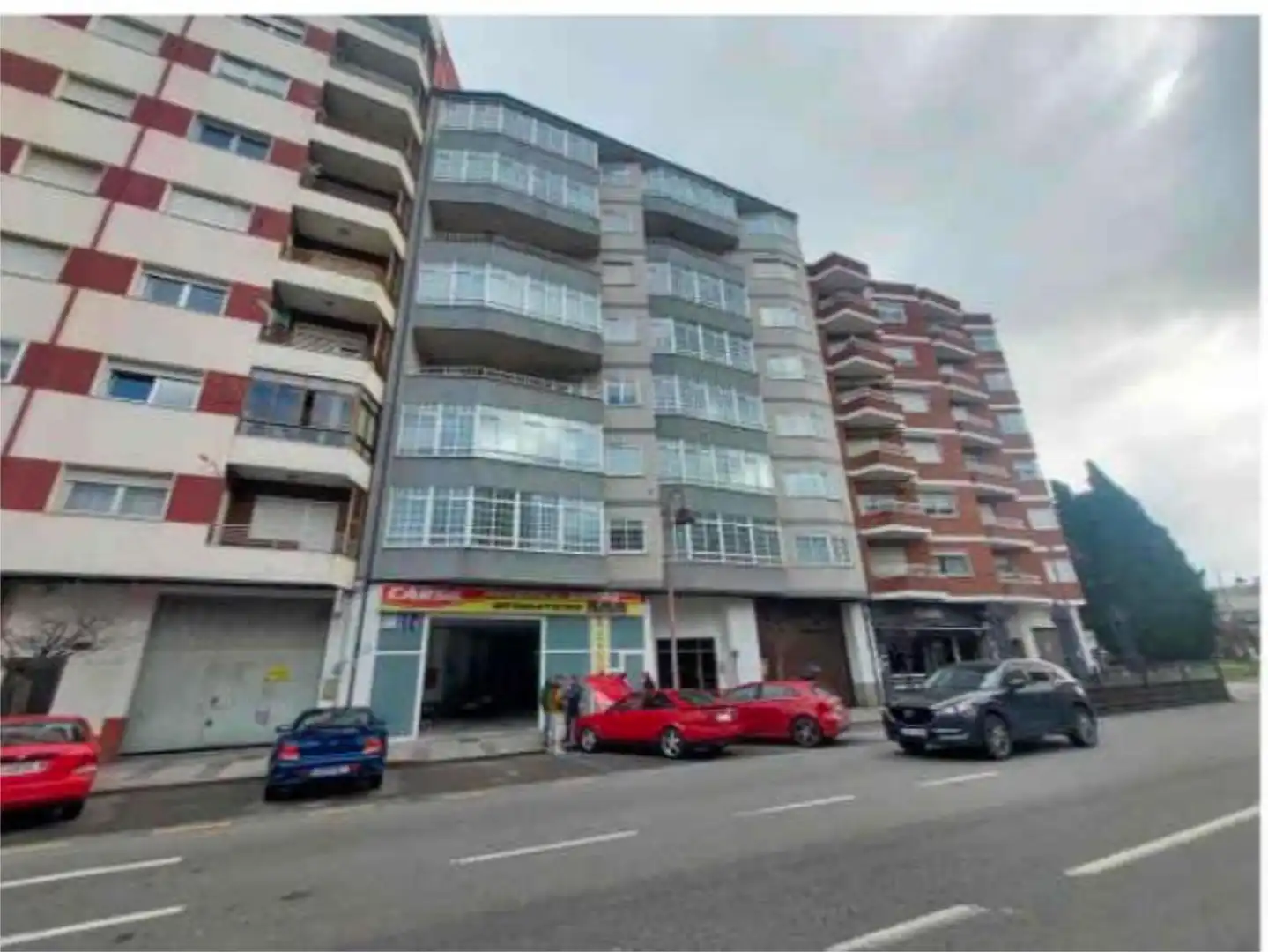 Vista exterior de Piso en venta en O Barco de Valdeorras   con Terraza y Balcón