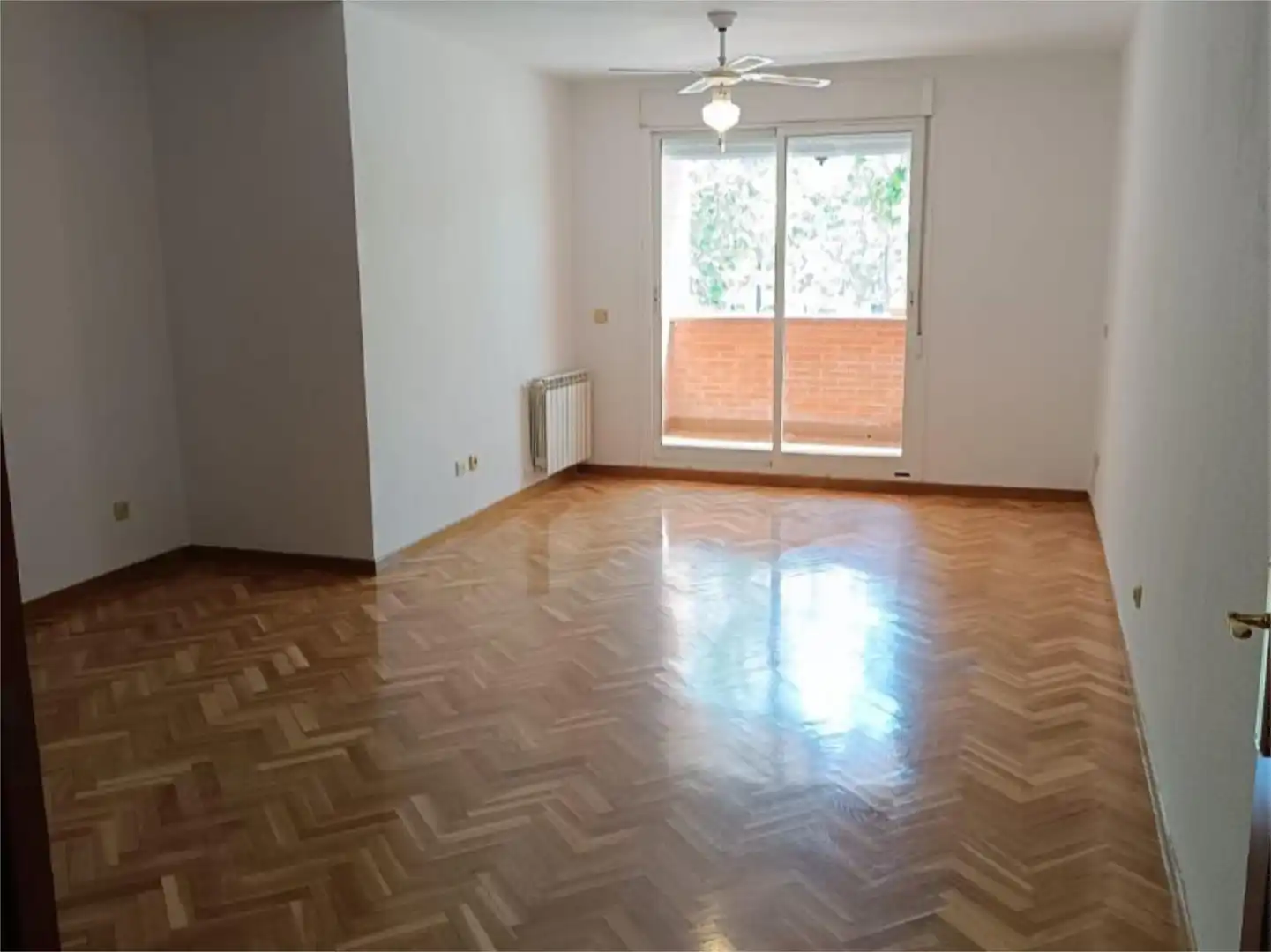 Sala d'estar de Pis de lloguer en San Sebastián de los Reyes amb Calefacció, Terrassa i Piscina
