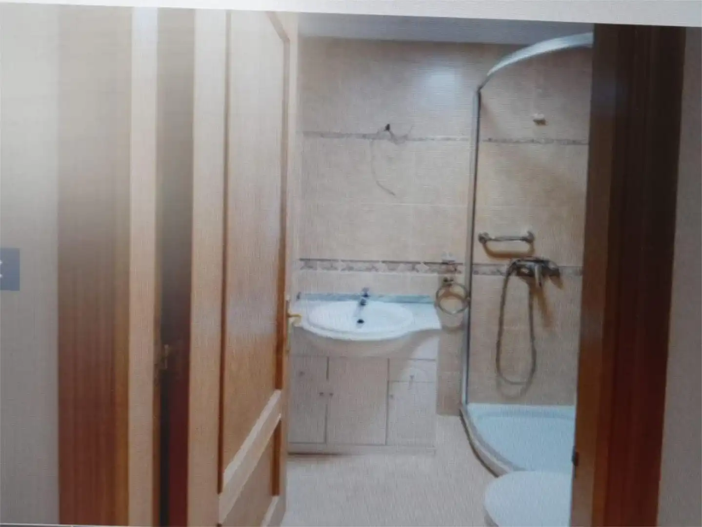 Baño de Piso de alquiler en Caravaca de la Cruz con Aire acondicionado, Calefacción y Videoportero