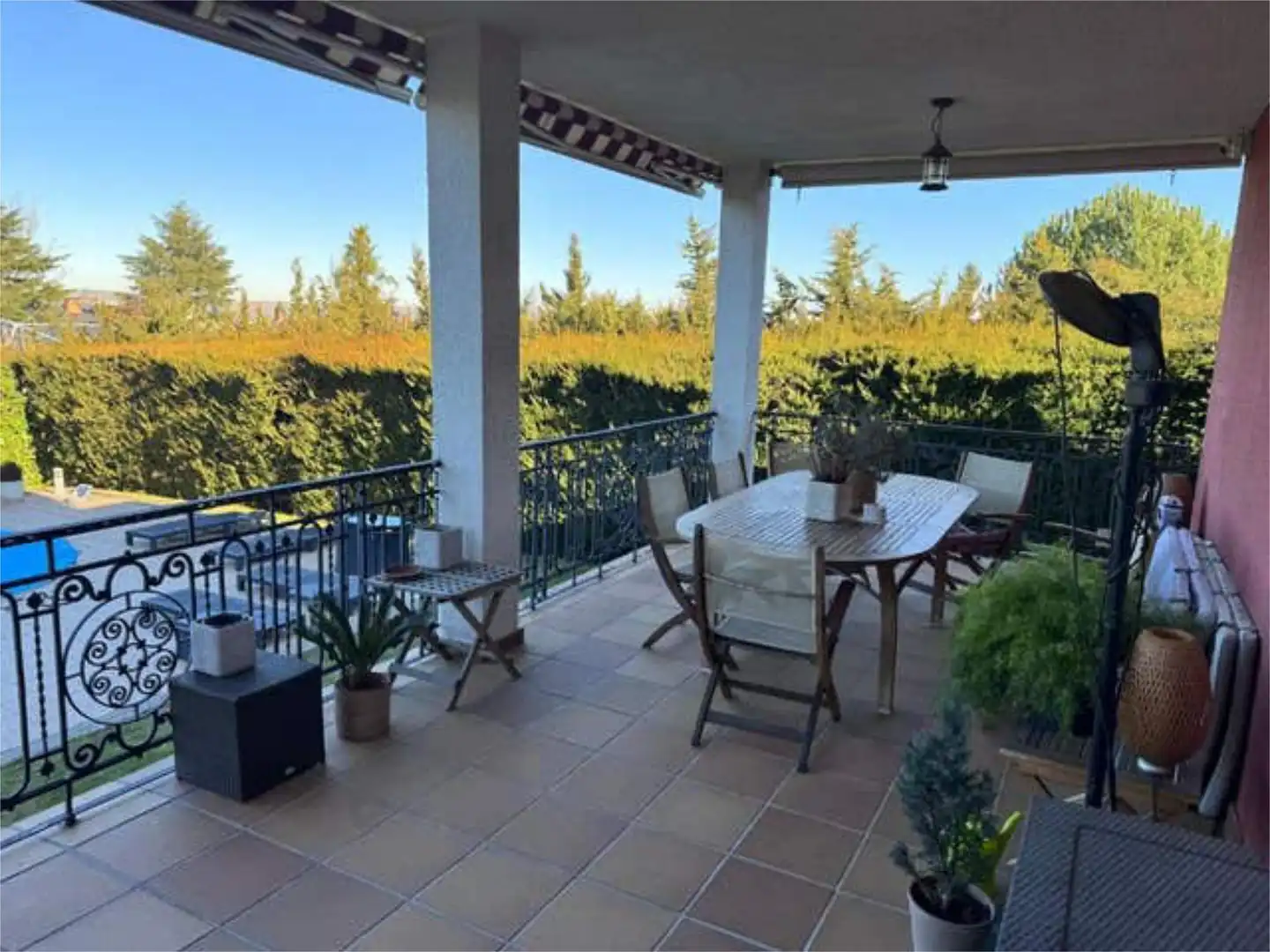 Casa adosada en venta en Santa Marta de Tormes Terraza de Casa adosada en venta en Santa Marta de Tormes con Terraza y Piscina