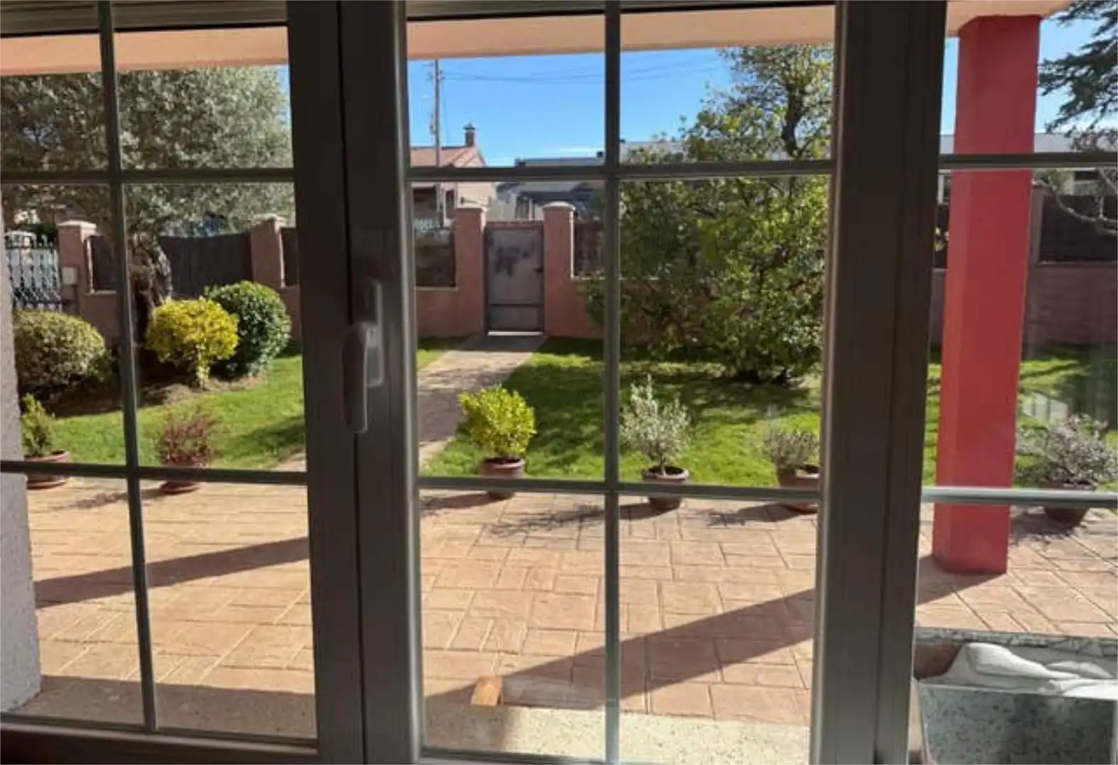 Casa adosada en venta en Santa Marta de Tormes Jardín de Casa adosada en venta en Santa Marta de Tormes con Terraza y Piscina