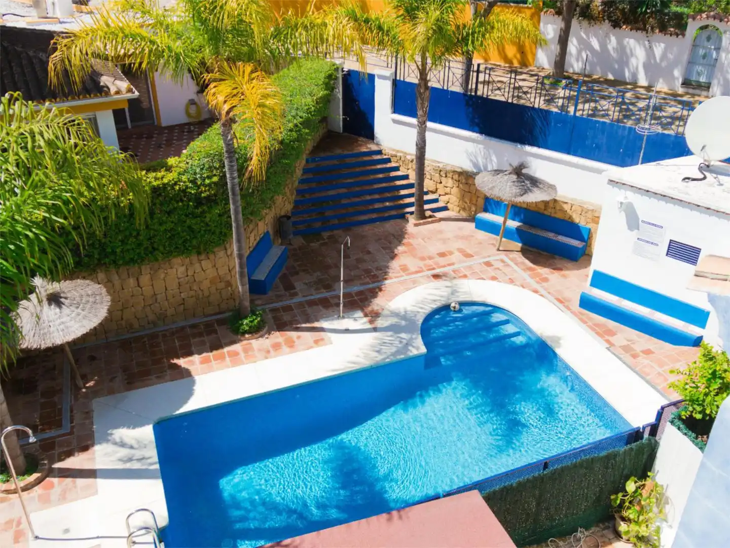 Pis en venda a Avenida Virgen del Rocío, 20, San Pedro de Alcántara pueblo Piscina de Pis en venda en Marbella amb Aire condicionat, Terrassa i Piscina