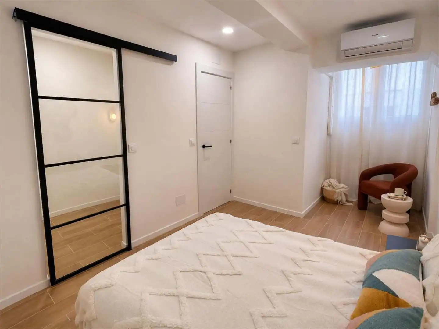 Piso en venta en Calle Andalucía, 35, Ciudad Jardín - Tagarete - El Zapillo Habitación de Piso en venta en Almería con Aire acondicionado, Calefacción y Amueblado