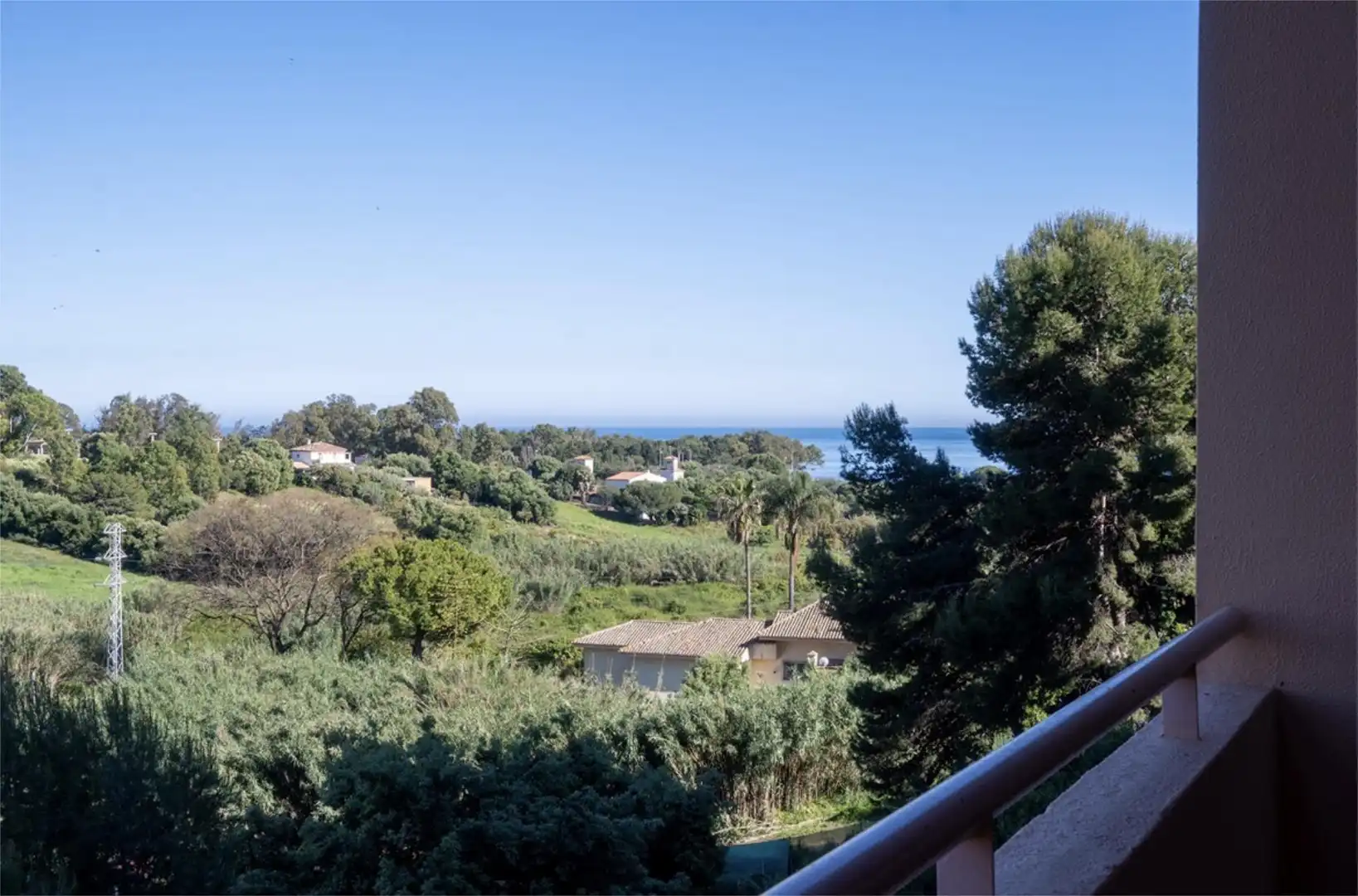 Piso en venta en Calle Sierra Morena, 23, Las Lomas Vista exterior de Piso en venta en Estepona con Jardín privado, Terraza y Piscina