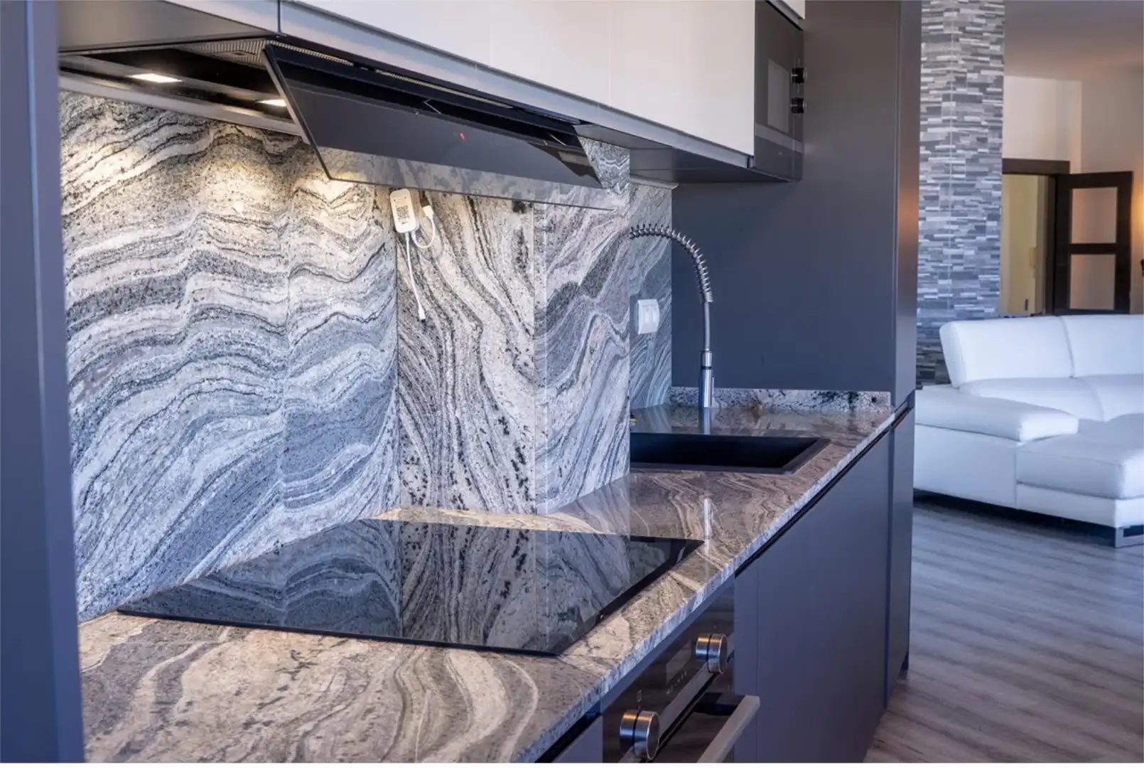 Cuina de Pis en venda en Estepona amb Jardí privat, Terrassa i Piscina