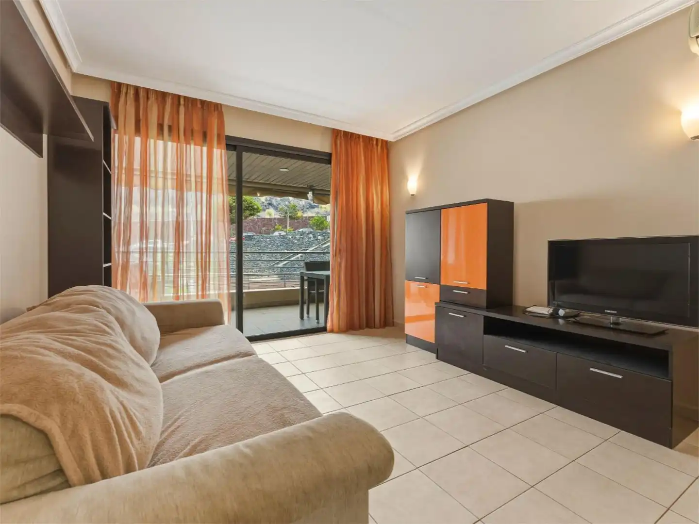 Flat for sale in Calle la Hondura, 22, Puerto de Santiago Living room of Flat for sale in Santiago del Teide with Air Conditioner, Heating and Terrace