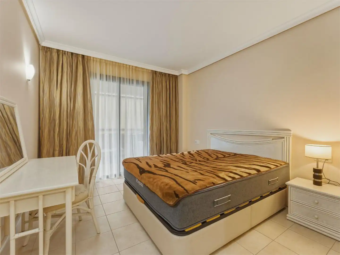 Flat for sale in Calle la Hondura, 22, Puerto de Santiago Bedroom of Flat for sale in Santiago del Teide with Air Conditioner, Heating and Terrace