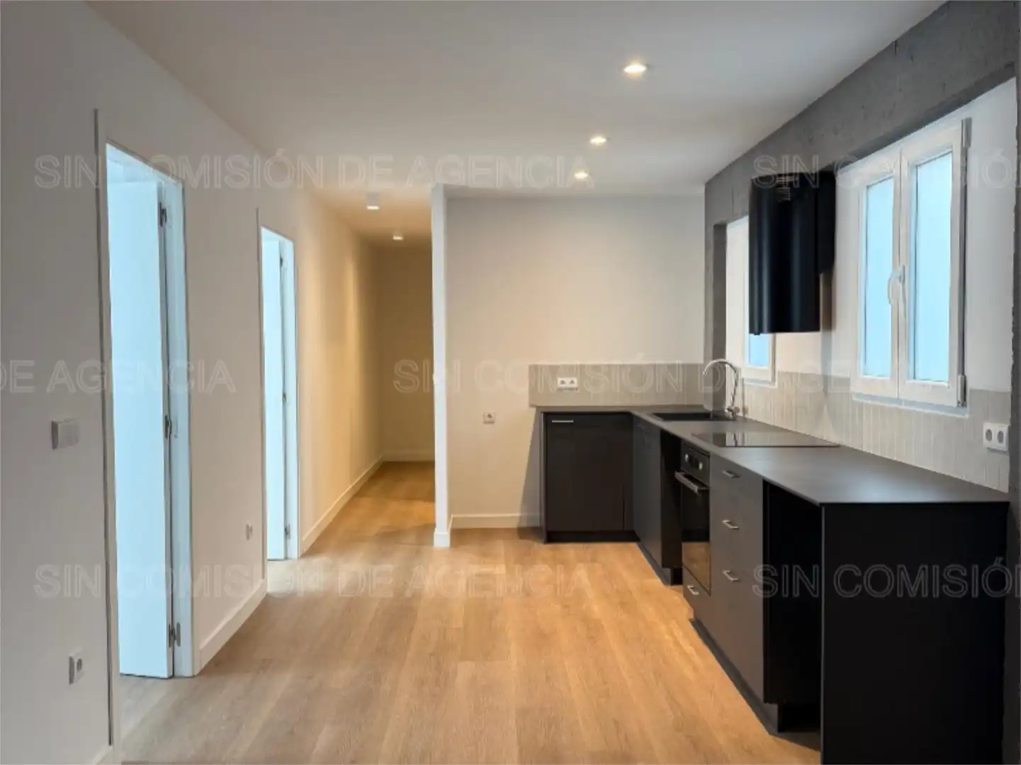 Kitchen of Flat for sale in  Valencia Capital  with Air Conditioner
