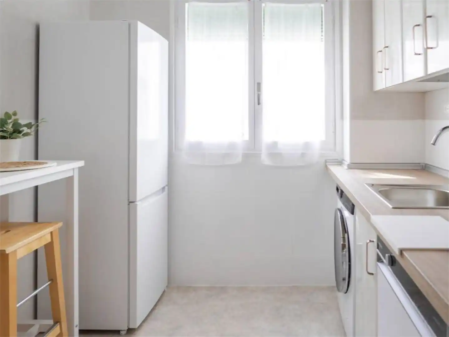 Piso en venta en Calle del Monasterio de Siresa, 30, Las Fuentes Cocina de Piso en venta en Zaragoza con Calefacción, Parquet y Amueblado