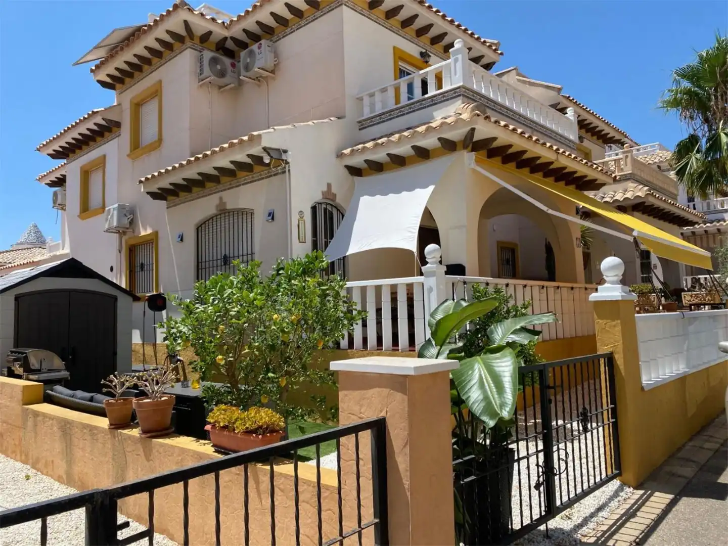 Exterior view of Houses for sale in Orihuela  with Air Conditioner, Heating and Private garden