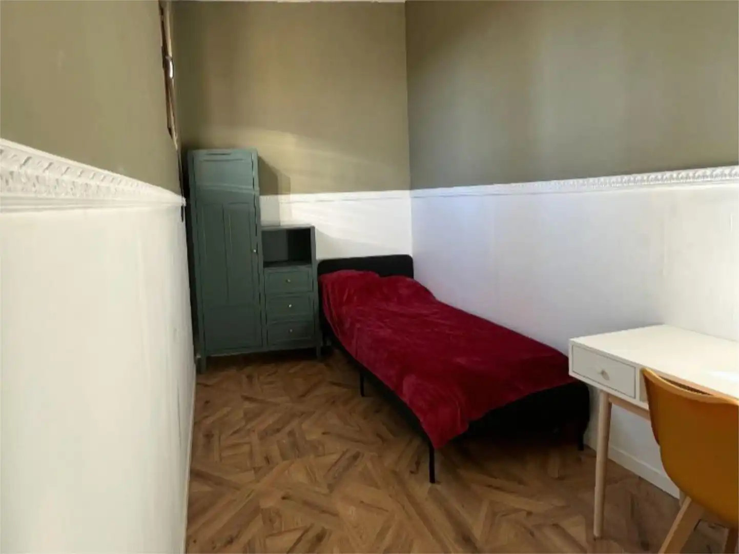 Piso en venta en Calle Daoiz, 9, Plaza Mayor - San Agustín Habitación de Piso en venta en Segovia con Calefacción, Parquet y Amueblado