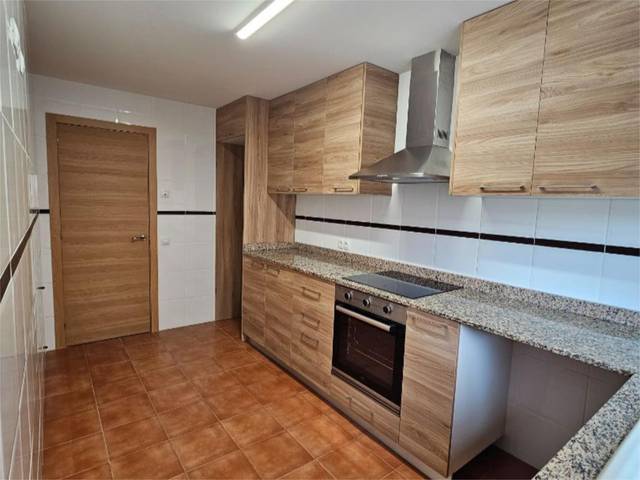 Piso en Alquiler en Calle Proyecto N 12, 28 en Riba-roja de Túria