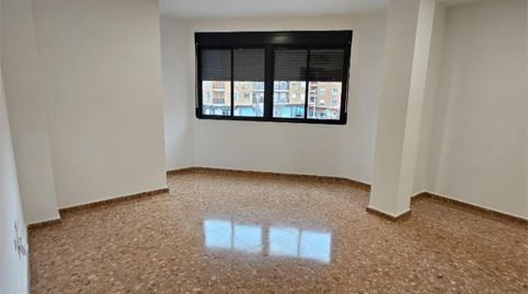 Photo 3 of Flat for rent in Calle Proyecto N 12, 28, Riba-roja de Túria, Valencia