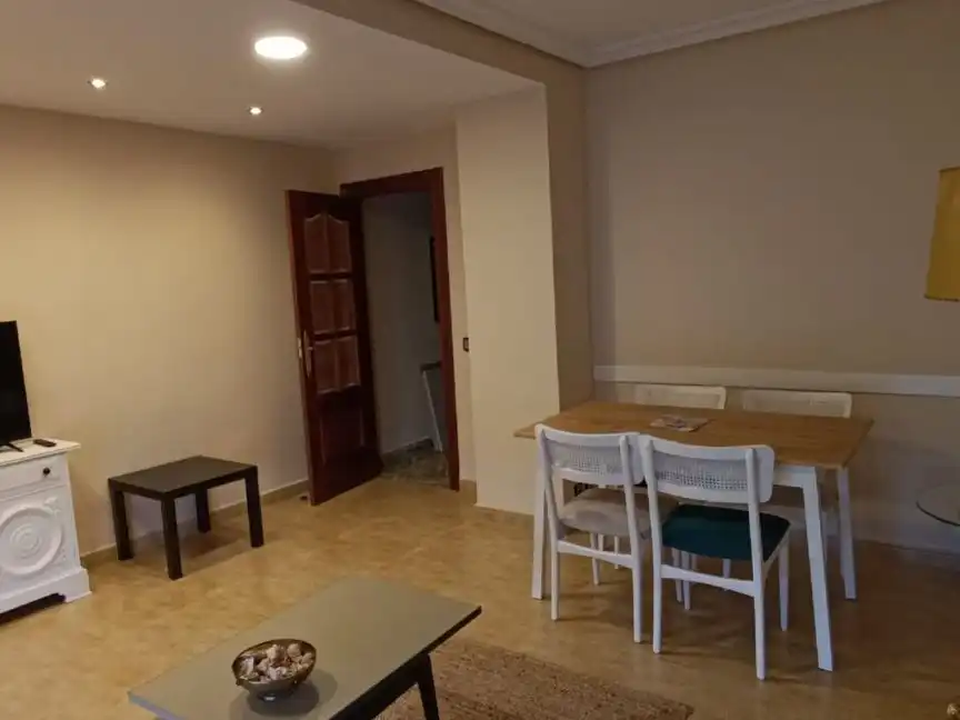 Zimmer in Calle Juan de Balmaseda, 4, Campo de la Juventud Esszimmer von Wohnung zur untervermieten in Palencia mit Heizung, Parkett und Möbliert