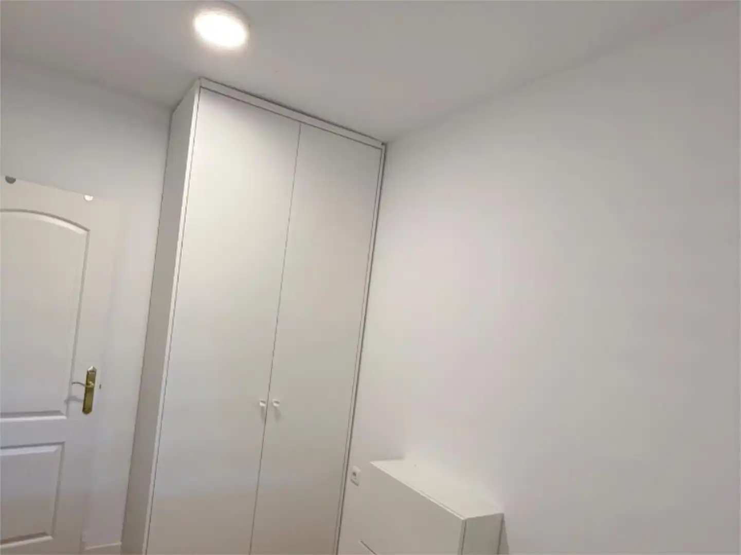 Piso en venta en Urbanización La Reserva, 3, Reserva de Marbella Habitación de Piso en venta en Marbella con Aire acondicionado, Calefacción y Jardín privado