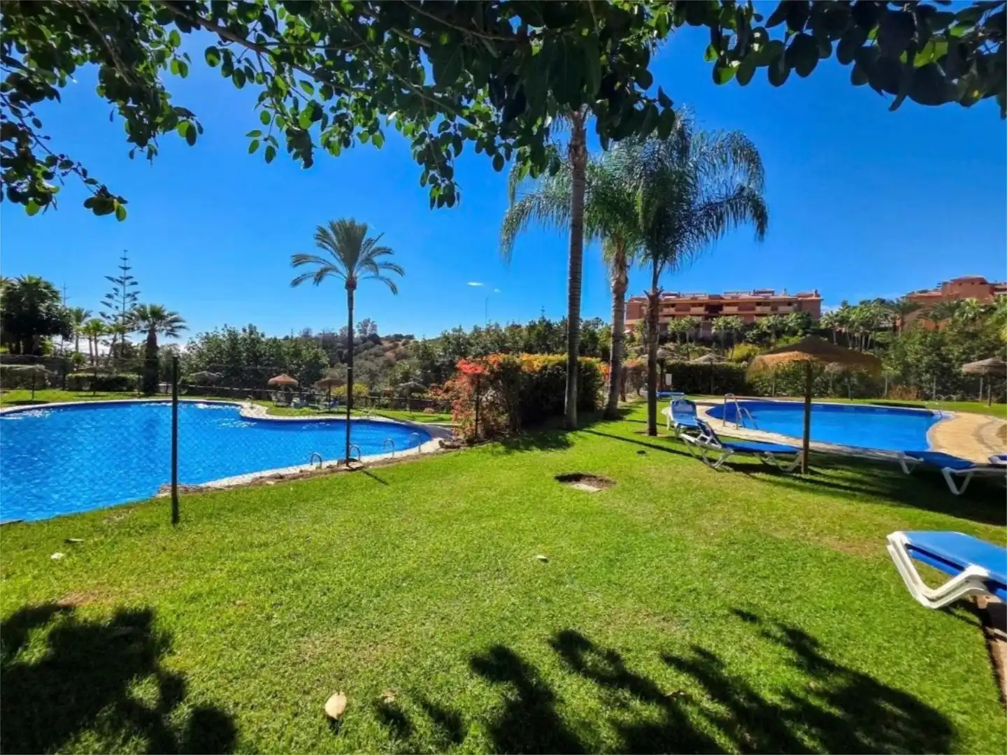 Piso en venta en Urbanización La Reserva, 3, Reserva de Marbella Jardín de Piso en venta en Marbella con Aire acondicionado, Calefacción y Jardín privado