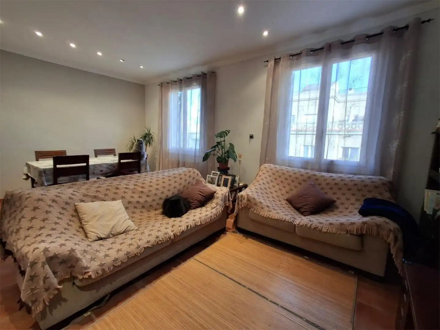Piso en venta en Carrer de Còrsega, 577, Sagrada Família Sala de estar de Piso en venta en Barcelona Capital con Aire acondicionado