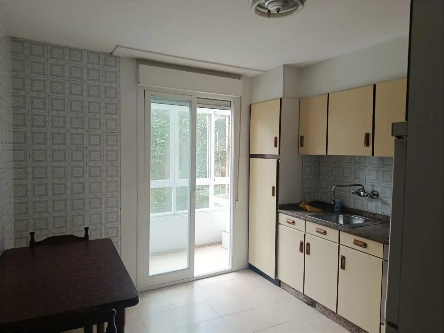 Flat for sale in Avenida Portugal, 174, A Carballeira Kitchen of Flat for sale in Ourense Capital with Heating, Parquet flooring and Furnished