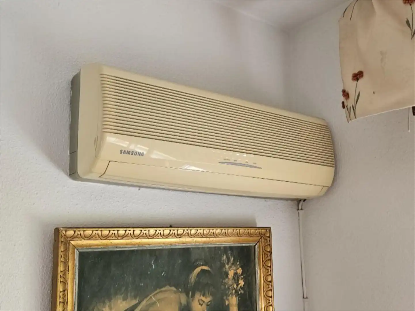 Flat for sale in Calle Salvador de Madariaga, 6, Valdepasillas - La Paz - Huerta Rosales Balcony of Flat for sale in Badajoz with Air Conditioner, Heating and Terrace