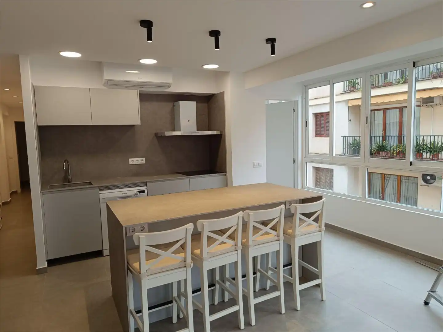 Cuina de Pis de lloguer en  Palma de Mallorca amb Aire condicionat i Balcó