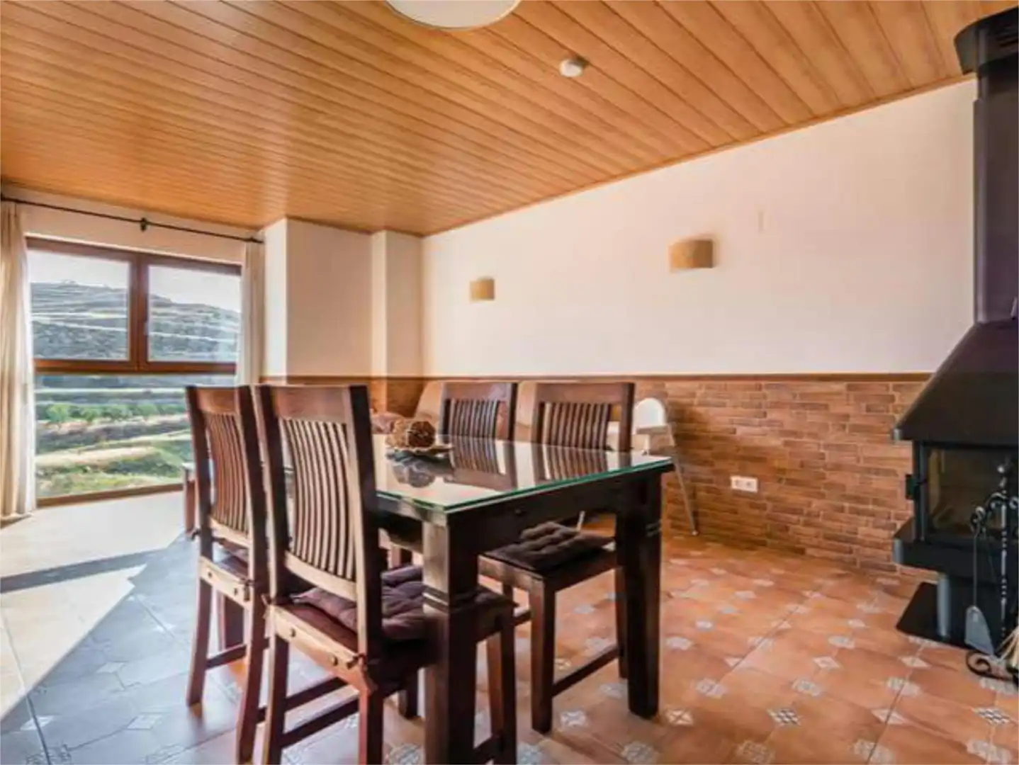 Flat for rent in Calle Iglesia, 7, Cubla Dining room of Flat for rent in Cubla with Air Conditioner, Heating and Private garden