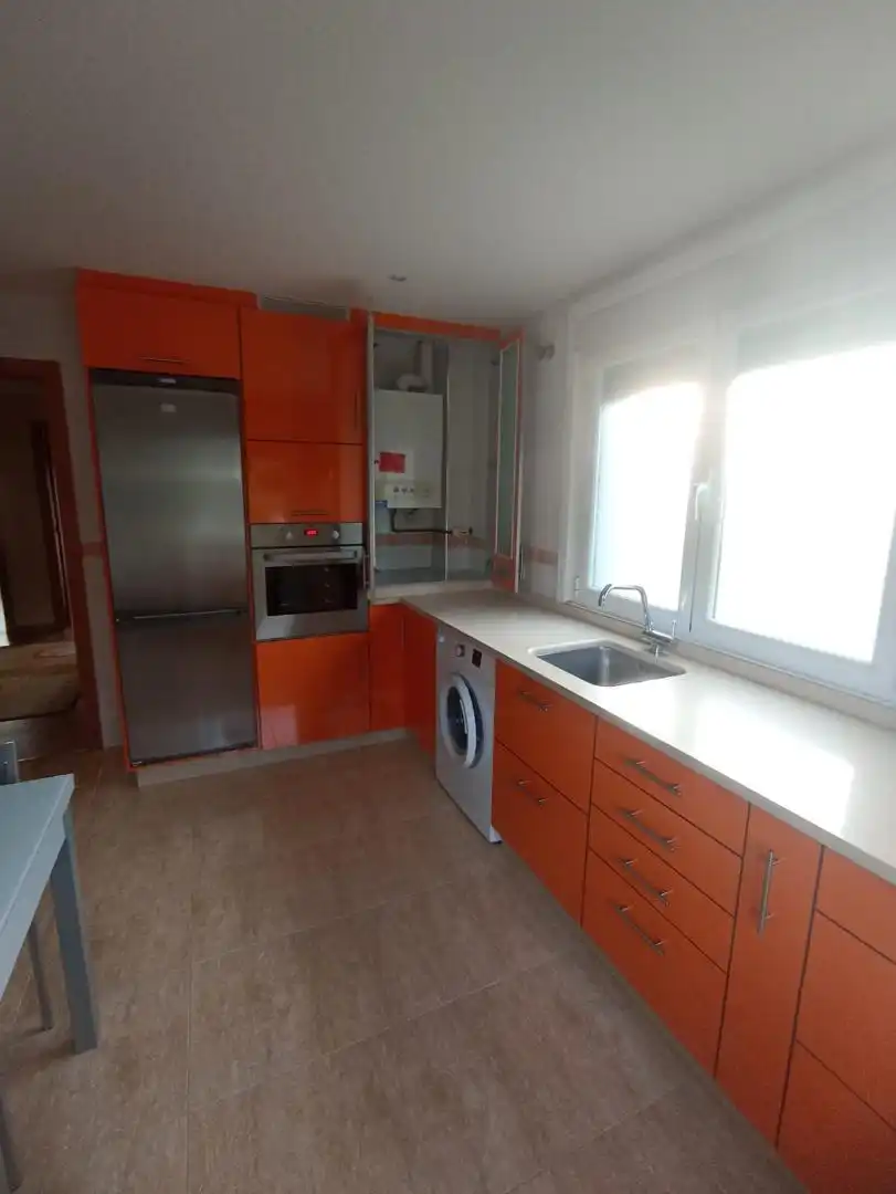 Kitchen of Flat for rent in Santiago de Compostela 