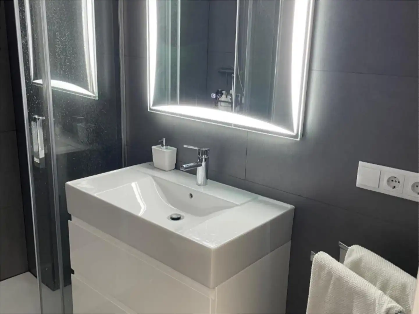Bathroom of Flat for sale in Medina del Campo  with Air Conditioner, Heating and Private garden