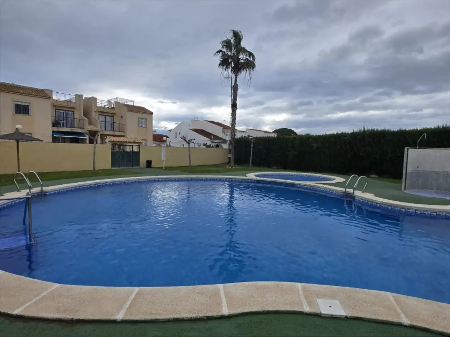 Piscina de Ático en venta en Torrevieja con Aire acondicionado, Calefacción y Terraza