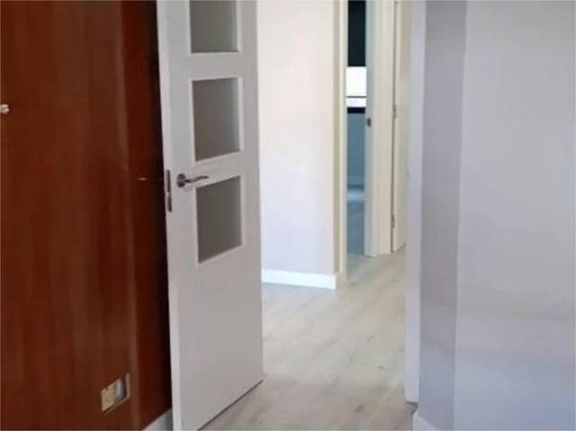 Piso en Venta en Calle de Pedro II el Católico, 14 en Barrio del Ave