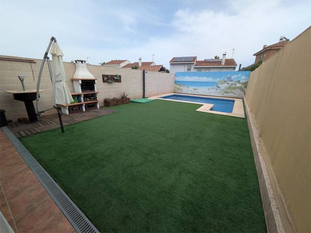 Casa adosada en Venta en Carranque