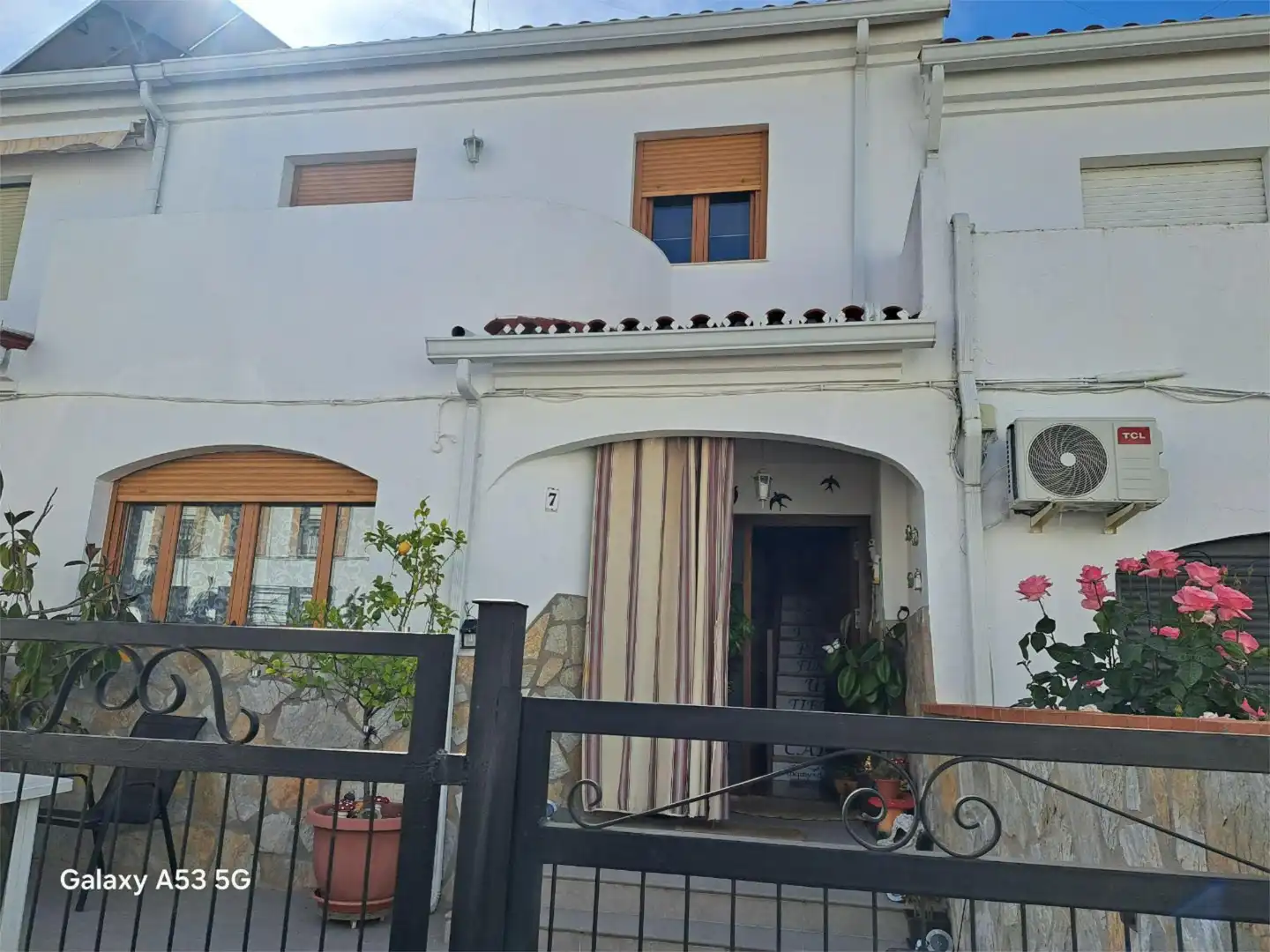 Außenansicht von Einfamilien-Reihenhaus zum Verkauf in Olivenza mit Heizung, Parkett und Terrasse