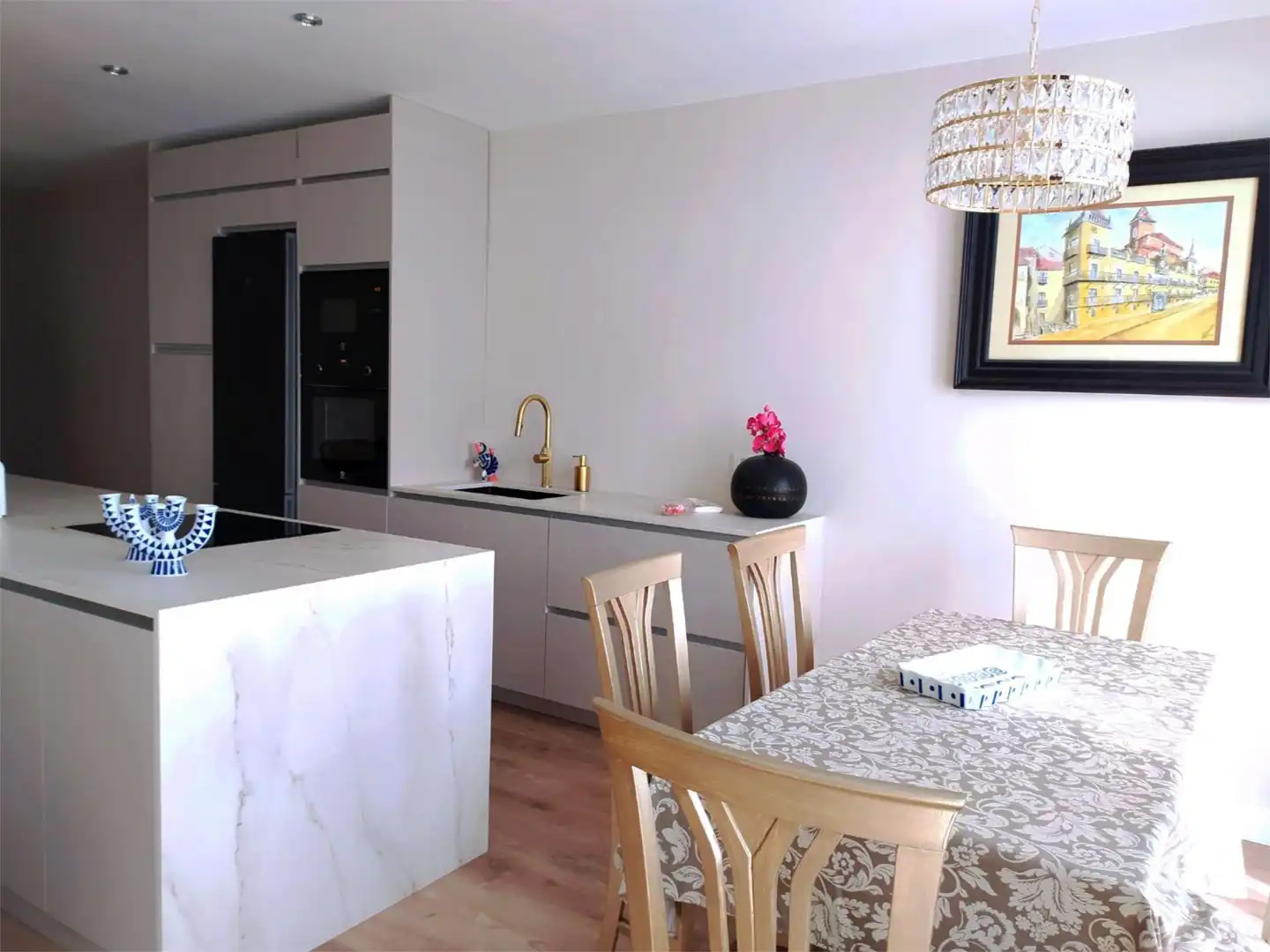 Pis en venda a Avenida Rafael Cabrera, 5, Triana Cuina de Pis en venda en Las Palmas de Gran Canaria amb Aire condicionat, Parquet i Terrassa