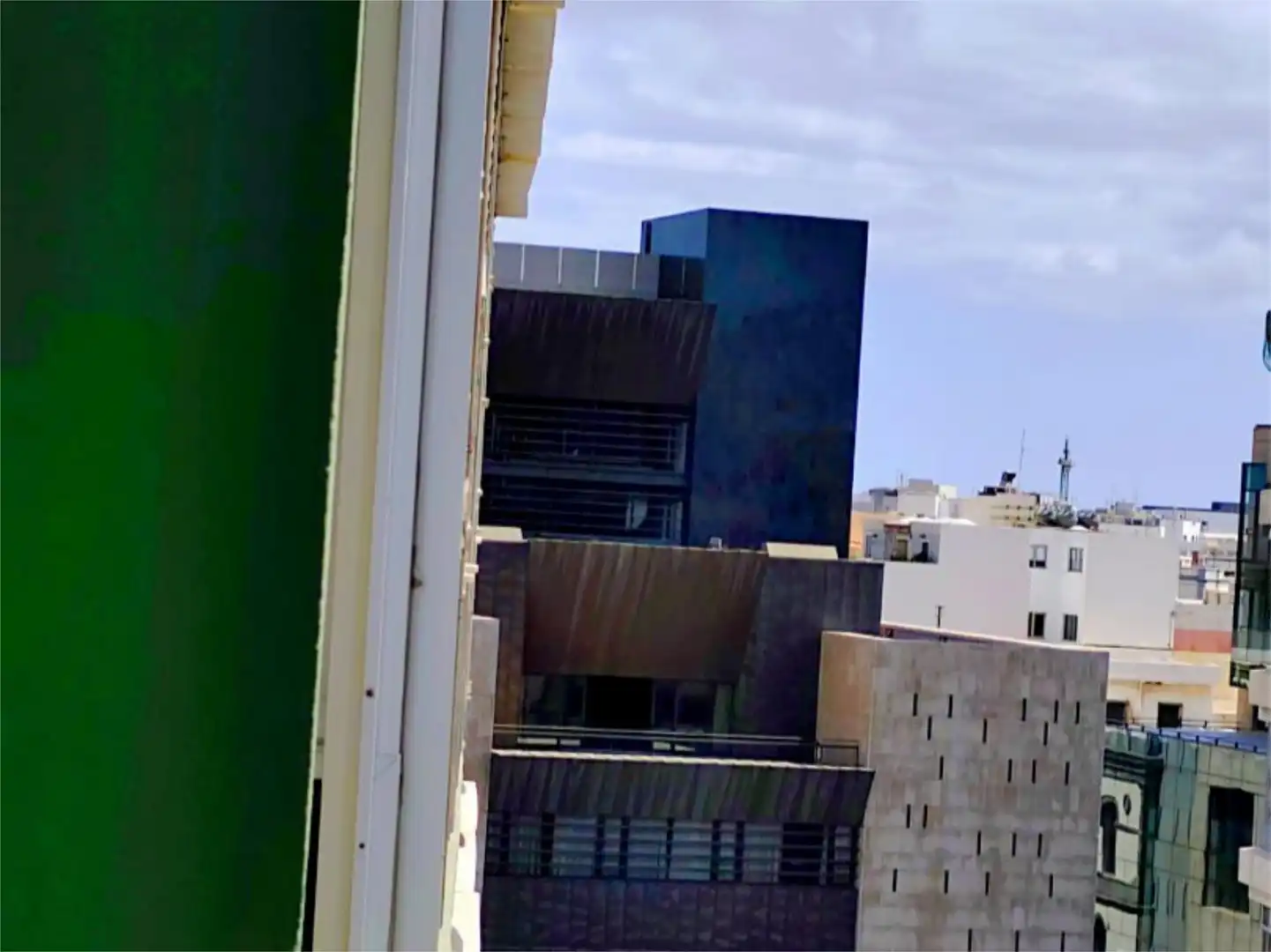 Pis en venda a Avenida Rafael Cabrera, 5, Triana Vista exterior de Pis en venda en Las Palmas de Gran Canaria amb Aire condicionat, Parquet i Terrassa