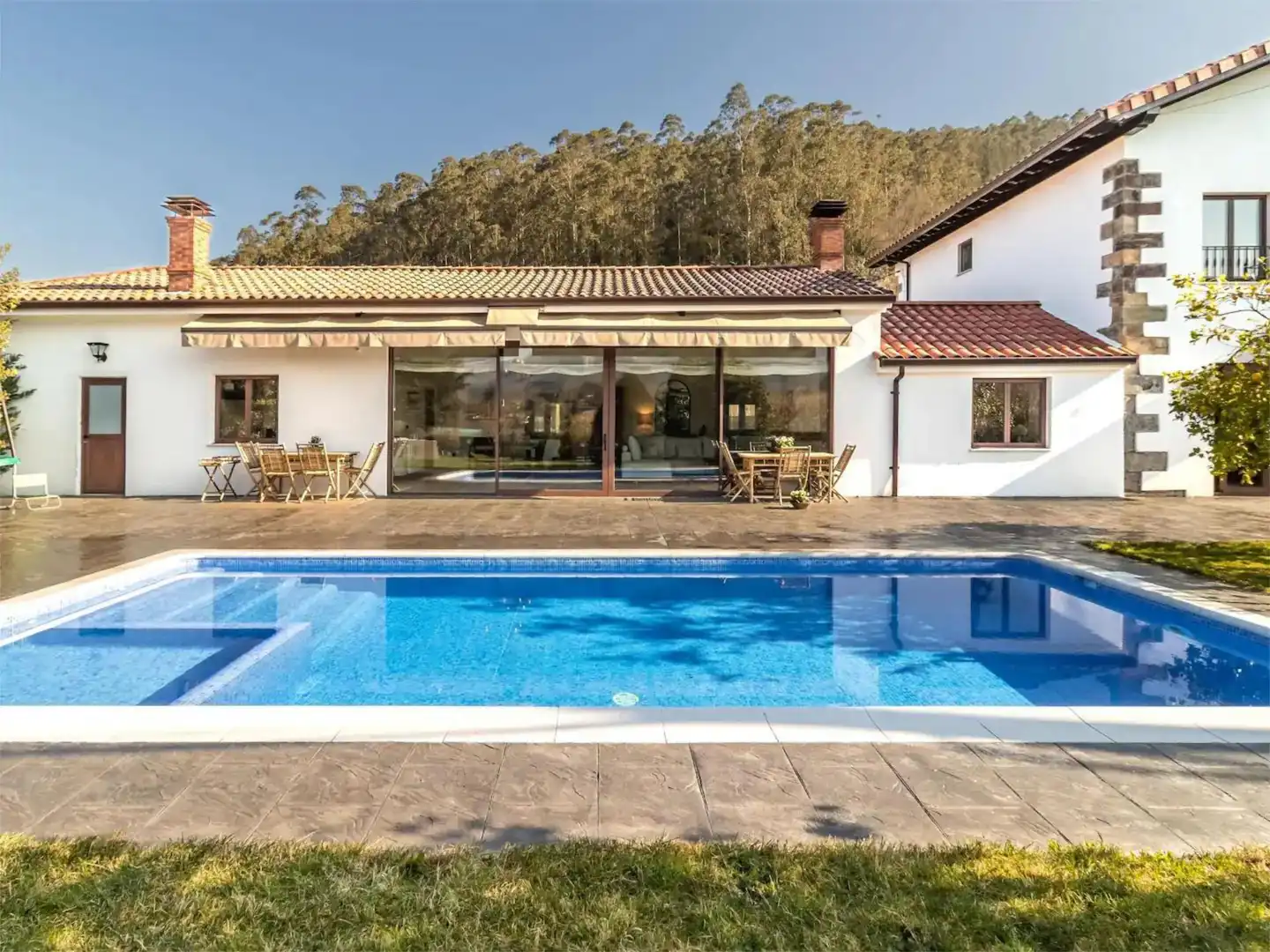 Casa o chalet en venta en Avenida Alisas, 48, Riotuerto Piscina de Casa o chalet en venta en Riotuerto con Calefacción, Jardín privado y Parquet