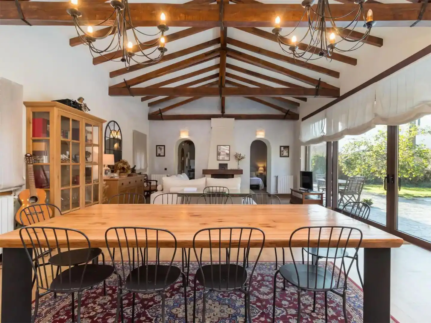 Casa o chalet en venta en Avenida Alisas, 48, Riotuerto Comedor de Casa o chalet en venta en Riotuerto con Calefacción, Jardín privado y Parquet